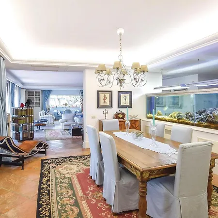 Amazing With Pool Casa vacanze *