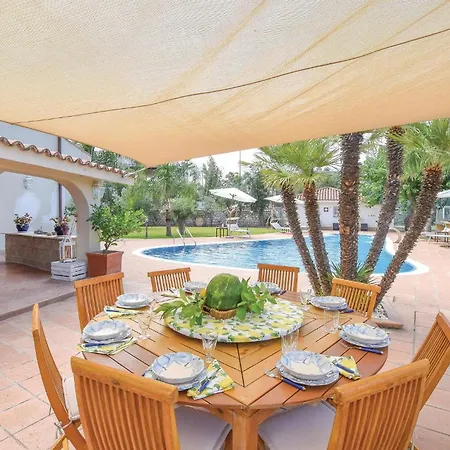 Amazing With Pool Ferienhaus *